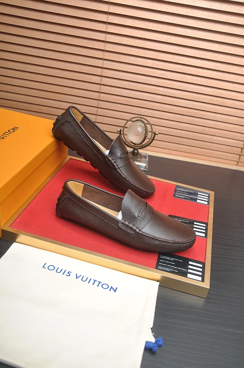 Men's men's shoes 💰420💶 [LV Doudou shoes] (water-dyed cowhide lining) new model is on the market, available on the official website. The new Doudou shoes are processed into single-color materials, and the uppers are made of imported horsehide leather. The body of the shoe is fully hemmed with mark thread, and is lined with imported original cowhide leather. The elegant shoe shape is super suitable for all-matching, and the size is 38-44.
